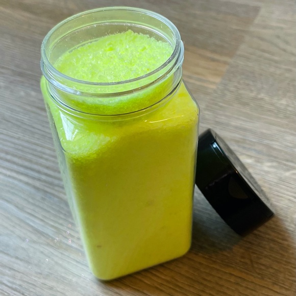 Fools Gold Bubbling Bath Salts - Picture 2 of 4